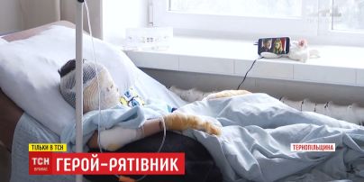 При взрыве газа в сельском клубе подросток вытащил своего друга из огня, рискуя жизнью