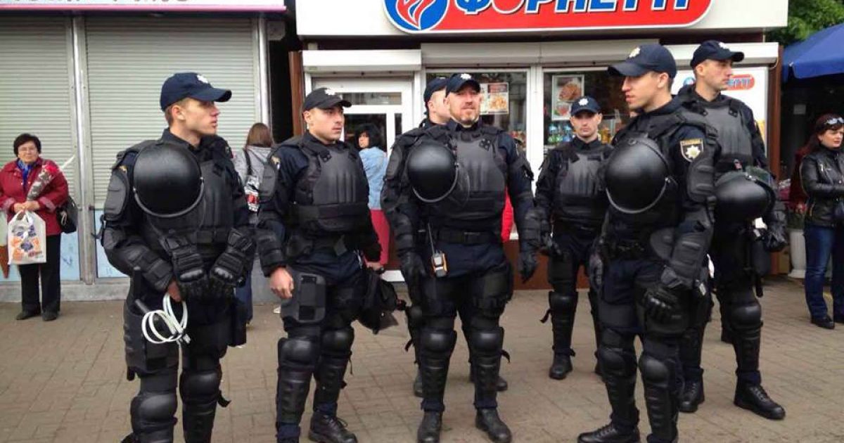 поліція на 9 травня_4 / © Facebook/Оксана Блищик