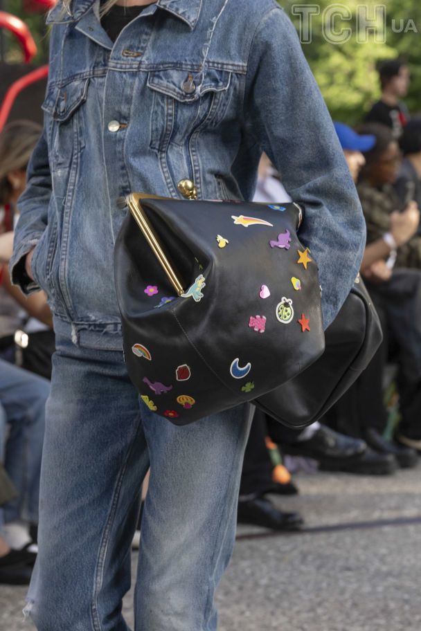 Сумки с показа бренда Coach весна-лето 2025 / © Getty Images