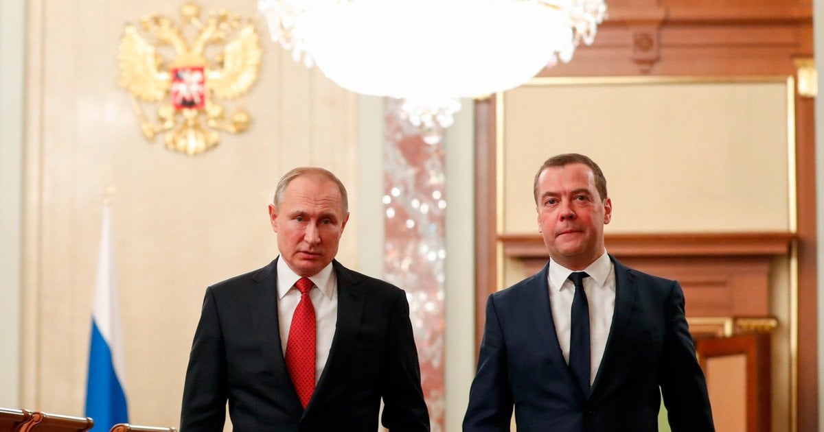 Володимир Путін і Дмитро Медведєв.