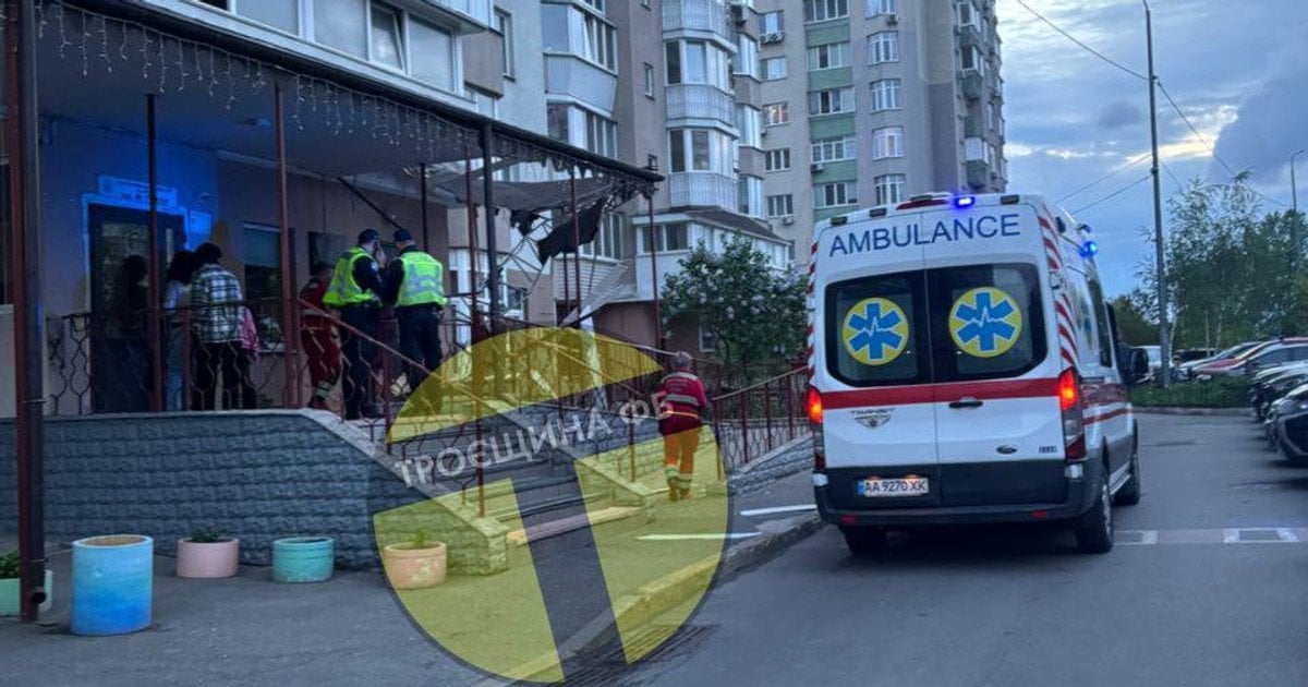 У Києві загинула людина через падіння з висоти
