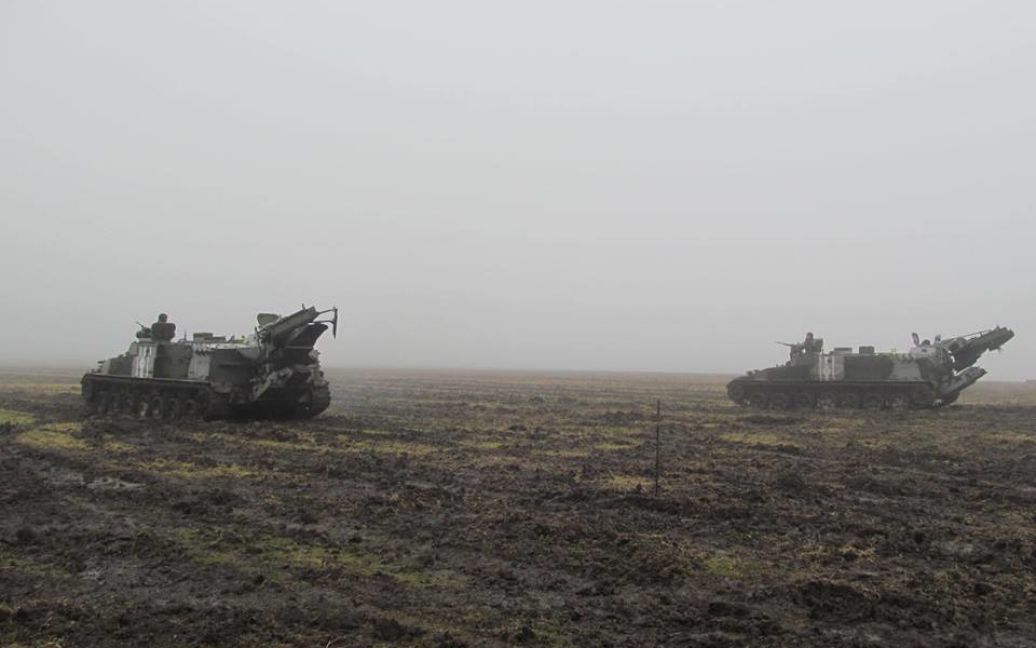 Украинские саперы провели учения на заминированном поле / © facebook.com/ato.news