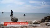 Санитарный день в Кирилловке: в ожидании отдыхающих водолазы чистят дно Азовского побережья