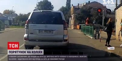 Новини України: залізничник врятував життя пішоходу, який у навушниках не чув, що їде потяг