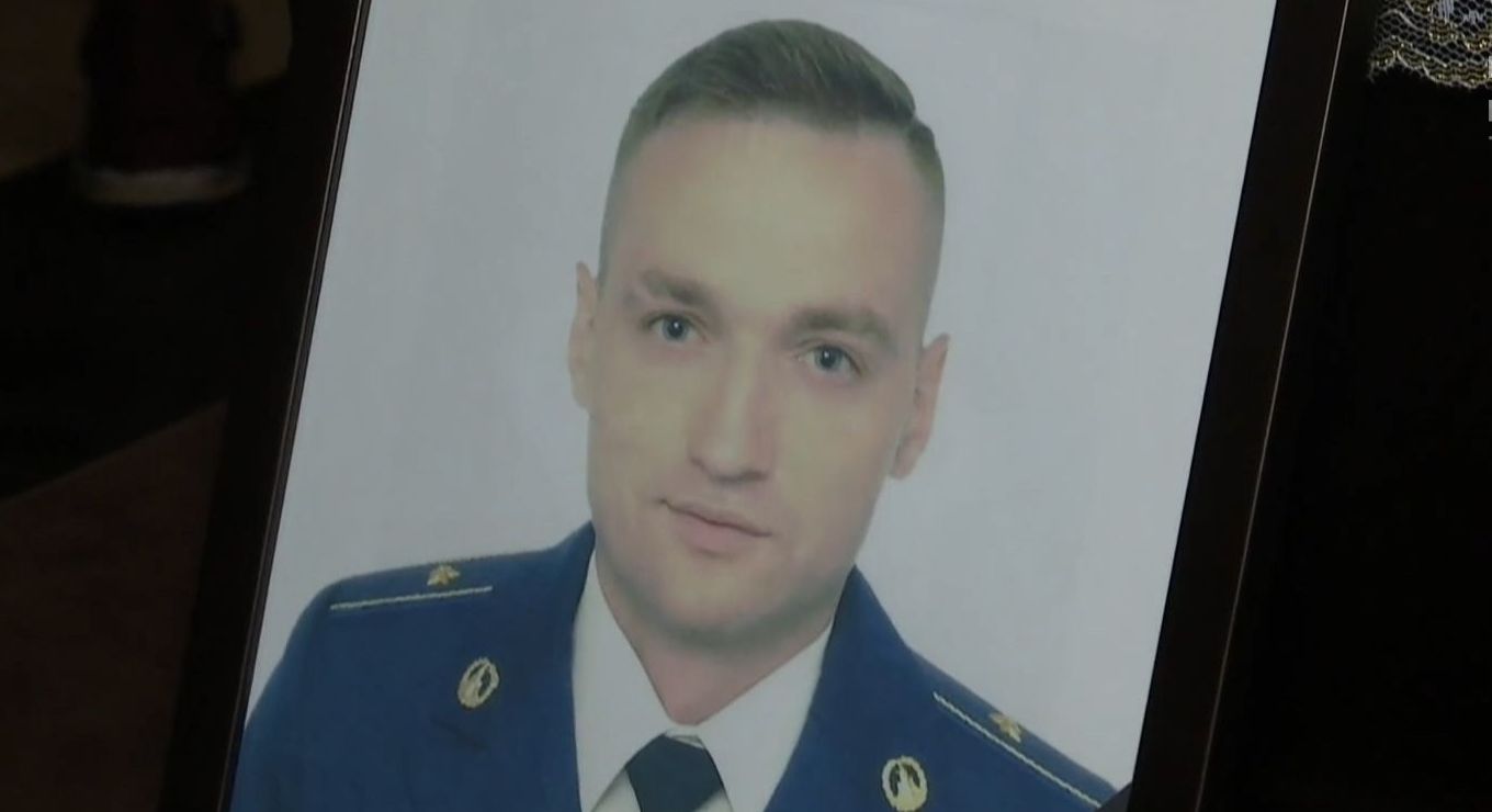 У Миколаєві попрощалися із льотчиком Владиславом Волошиним, який наклав на себе руки