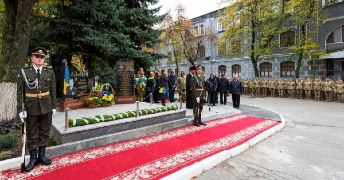 В Киеве открыли мемориал в честь погибших воинов-связистов