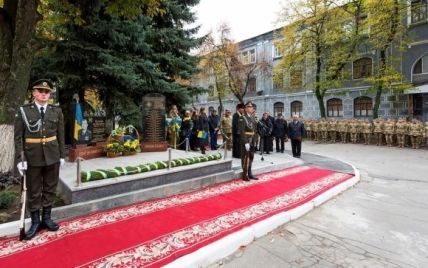 В Киеве открыли мемориал в честь погибших воинов-связистов