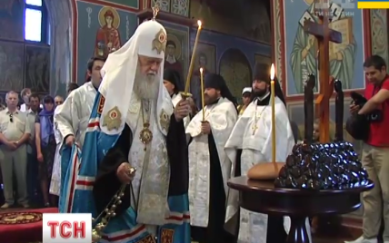 Патріарх Філарет нагородив почесними медалями родичів героїв "Небесної сотні"