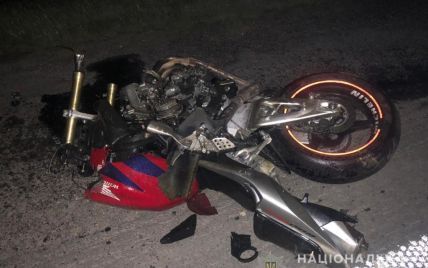 На швидкості врізався в трактор: у Львівській області загинув 22-річний мотоцикліст (фото)