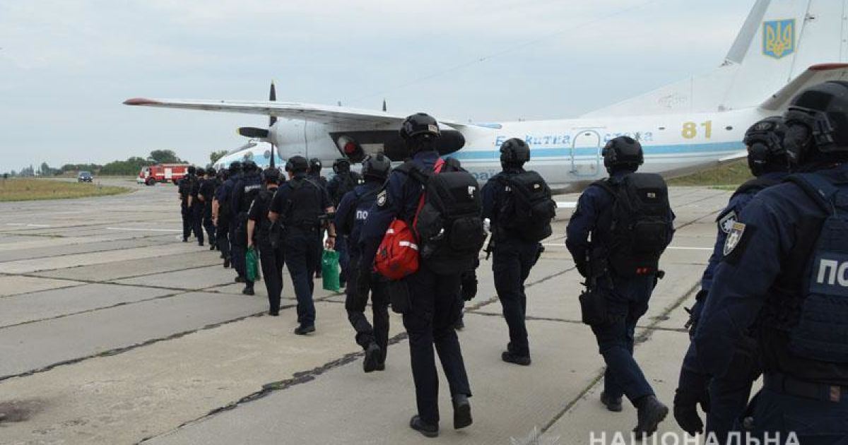 В скандальный округ в Донецкой области перебросили очередную партию спецназовцев