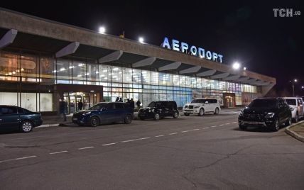 Непогода в Украине парализовала работу херсонского аэропорта - СМИ