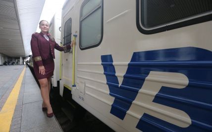 "Укрзализныця" заменила часть купейных вагонов поезда "Четыре столицы" плацкартными