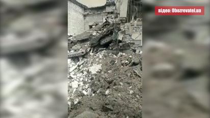 У момент удару в підвалі ховалися люди: росіяни розбомбили кінотеатр у Лисичанську