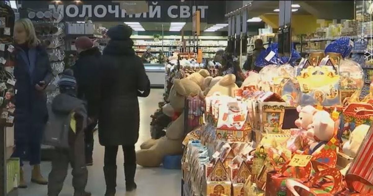 Просроченные и некачественные сладости: что могут скрывать подарочные наборы