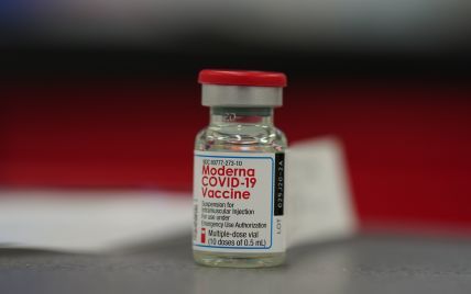 США повністю схвалили COVID-вакцину Moderna