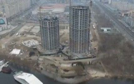 У Києві відновили скандальне будівництво біля Патріаршого храму на Микільській Слобідці