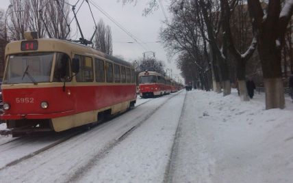 У Києві ДТП на Лук'янівці паралізувала рух двох десятків трамваїв