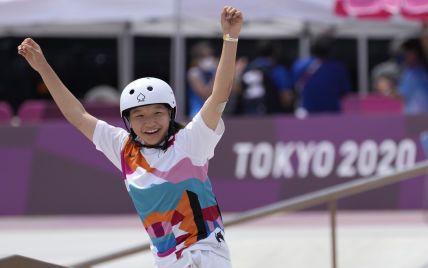 Приблизилась к историческому рекорду: японка выиграла олимпийское "золото" в 13 лет