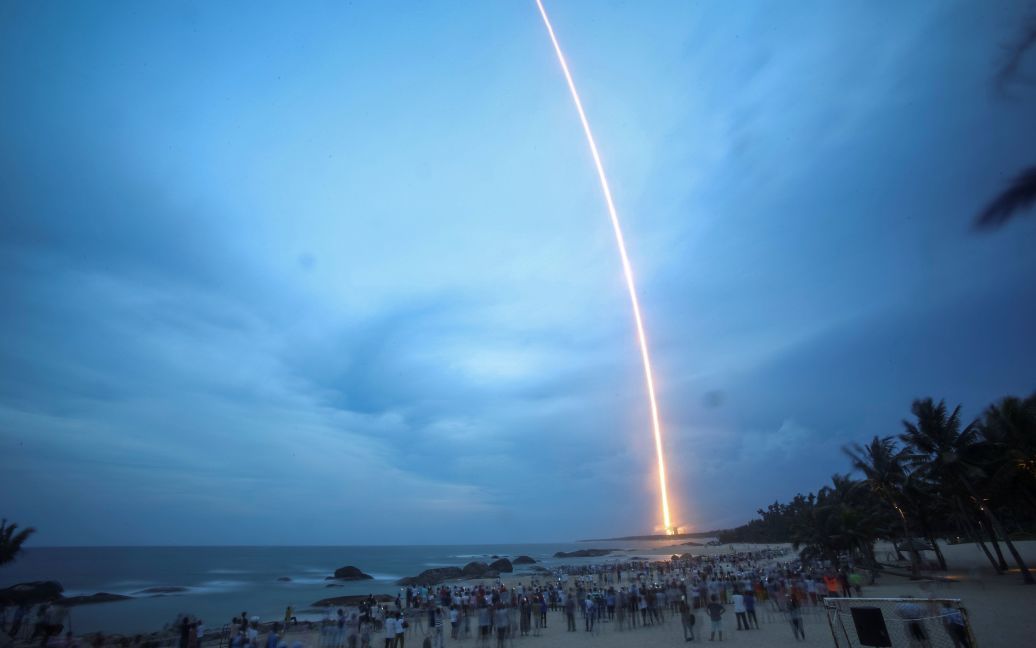 &copy; Reuters Ракета мала доставити на орбіту експериментальний супутник / © 