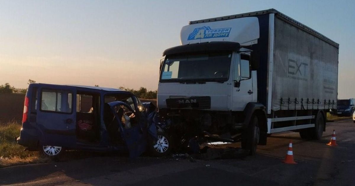 Смертельна ДТП у Херсонській області: родина з дитиною їхала на відпочинок