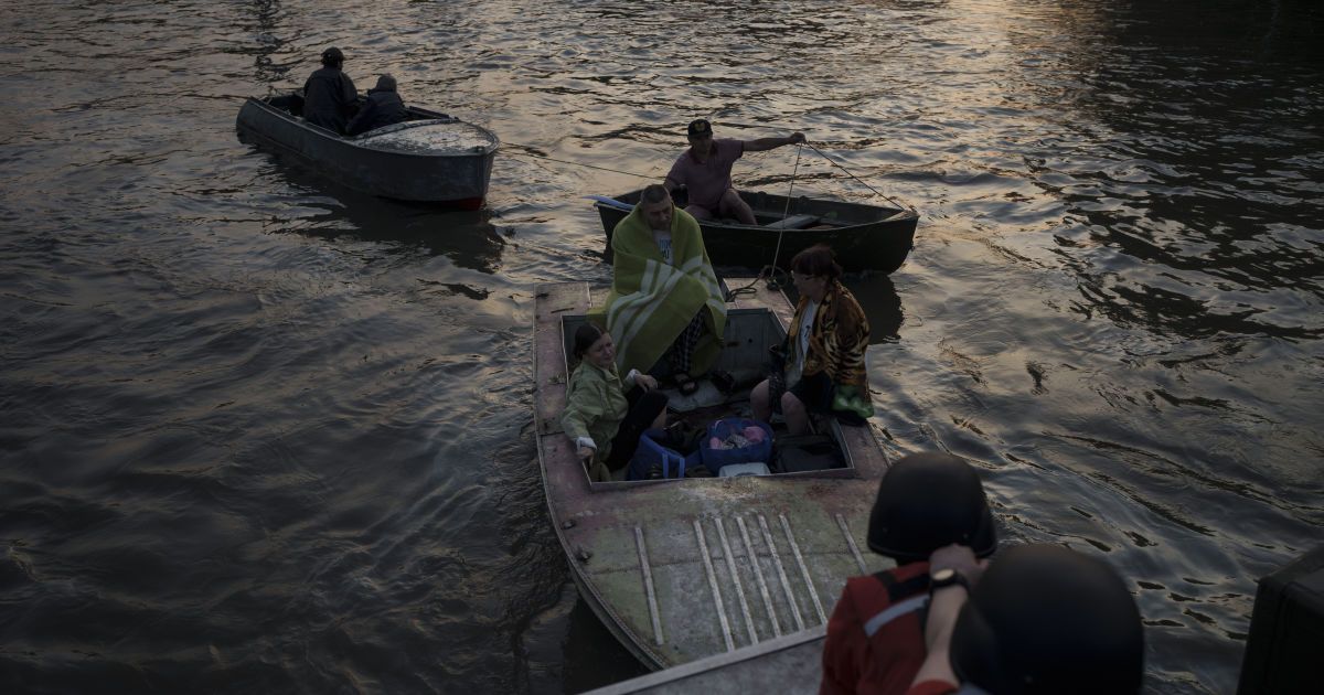 Вода в Херсон продолжает прибывать, но темпы спадают