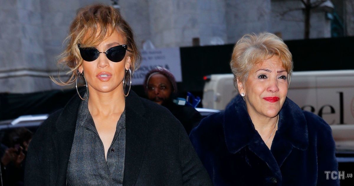 Дженнифер Лопес с мамой