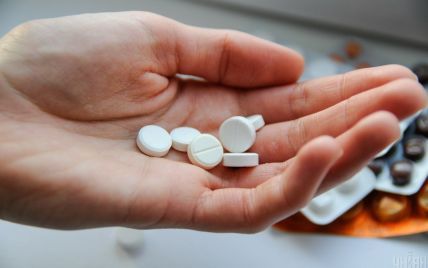 Уряд вирішив спростити ввезення в Україну ліків для боротьби з COVID-19