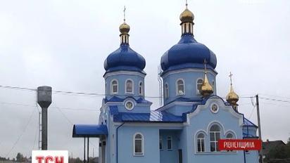 На Рівненщині вночі невідомі вдерлися в чотири храми