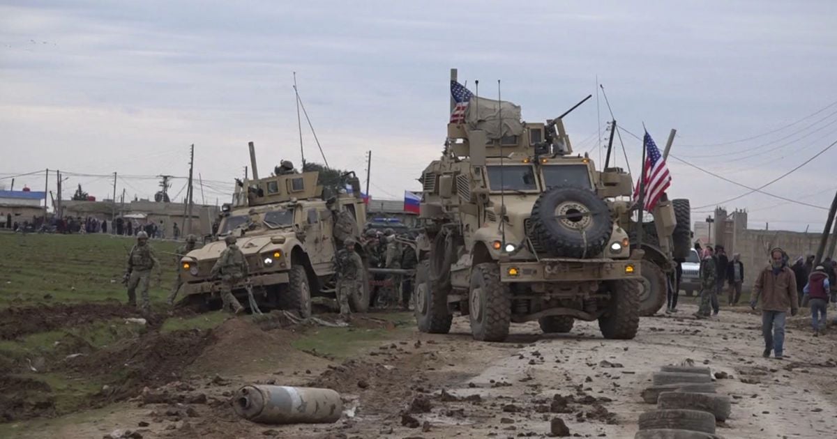 Байден планировал нанести два авиаудара по Сирии — WSJ