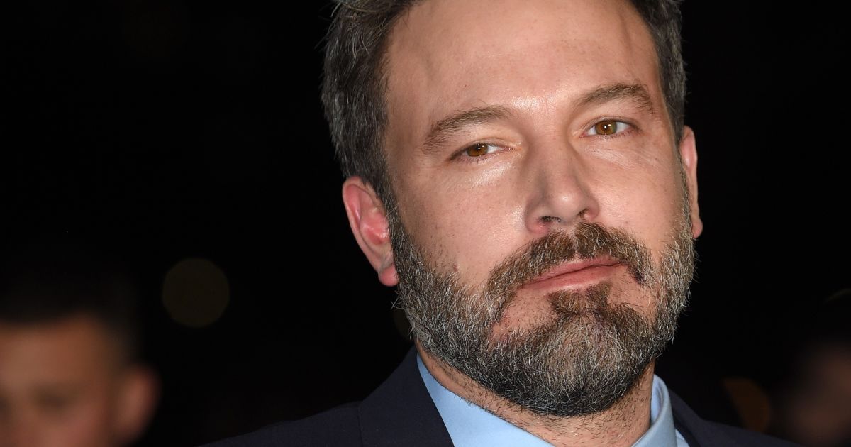 Ще не розлученого Бена Аффлека заскочили на побаченні з новою обраницею