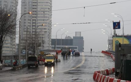 У Києві частково обмежили рух на вулиці Гетьмана: що сталося