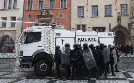 Консульство Украины в чешском Брно эвакуировали из-за подозрительного свертка: что там обнаружили