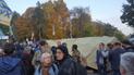 Мітингувальники почали встановлювати намети під Радою