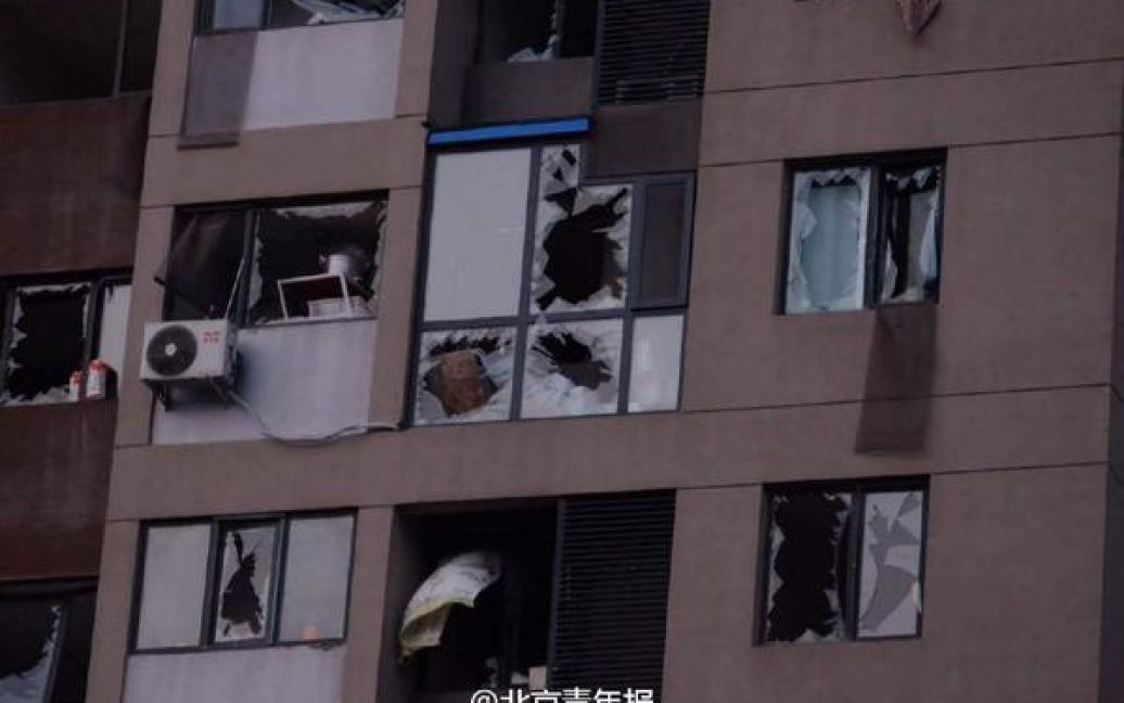 Взрывная волна выбила окна в ближайших домах. / © twitter.com/shanghaiist