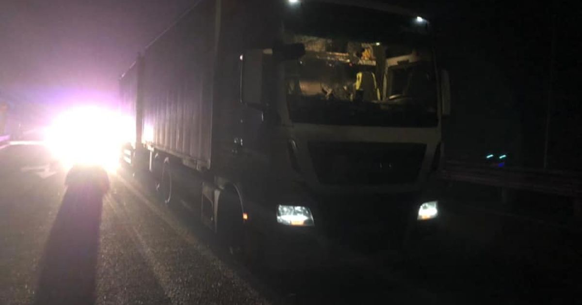 У Київській області 16-річний хлопець стрибнув з мосту просто на автівку і загинув
