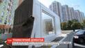 В столице охранная будка во время демонтажа упала на человека