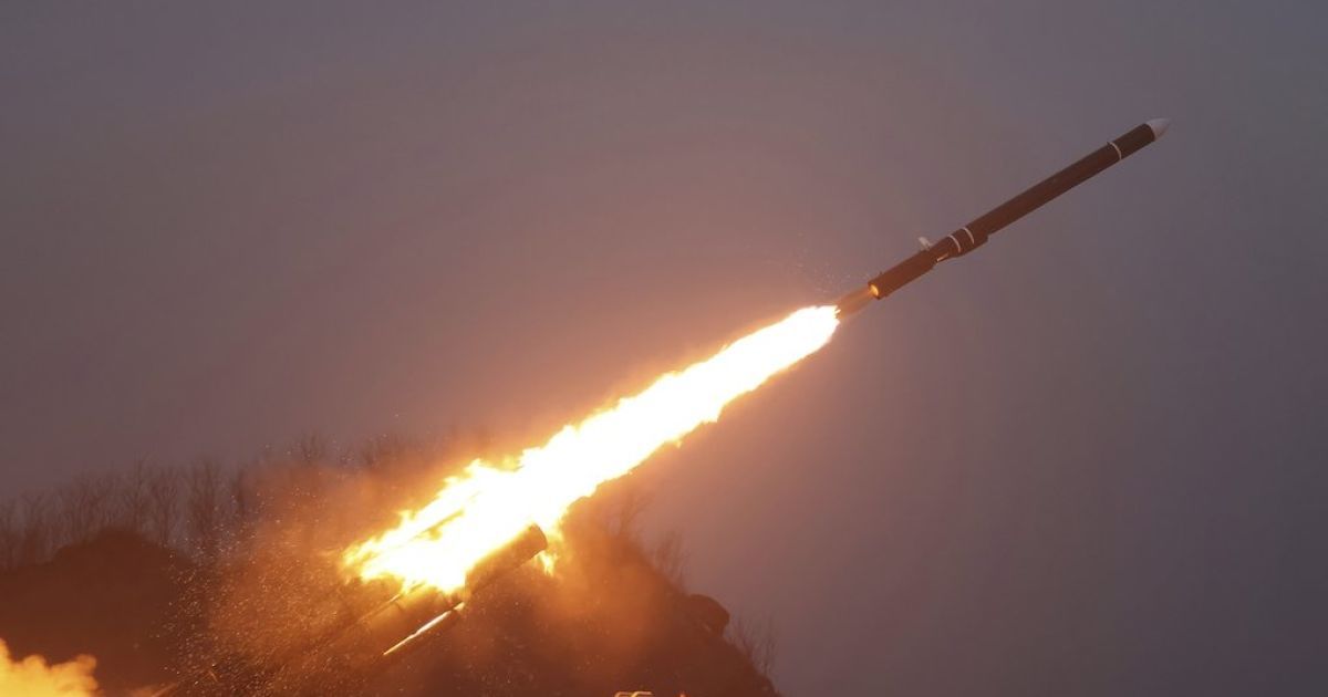 У Києві внаслідок обстрілу загинули люди