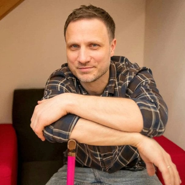 Відомий український актор вдруге став батьком та показав новонародженого сина