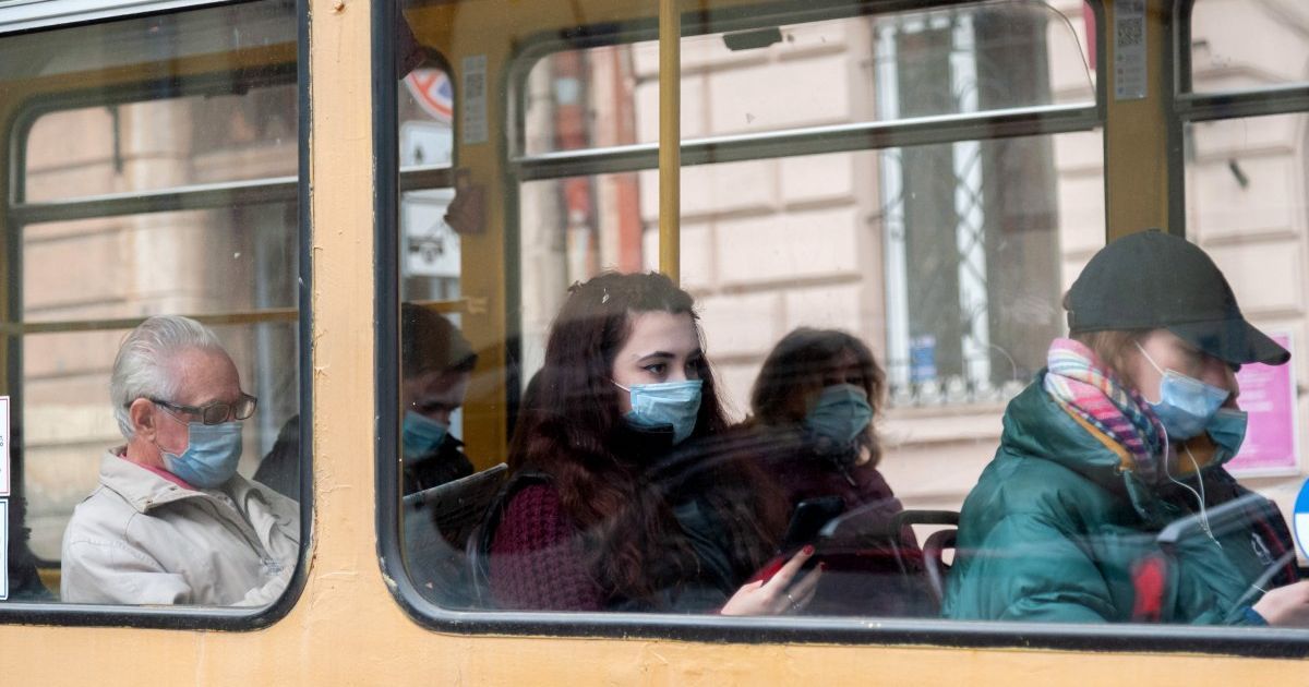 У Києві відновлюють роботу електротранспорту: де ще запрацюють трамваї