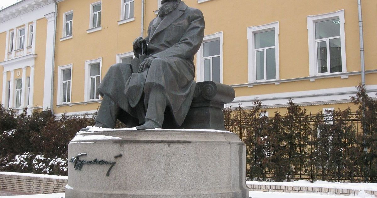 В центре Киева ограбили памятник Грушевскому