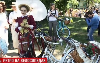 Ретро-велопробег удивил киевлян стильными образами