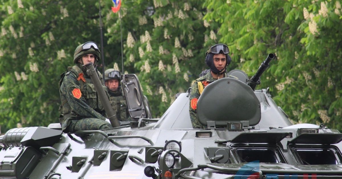 Военный парад в "ЛНВ" / © Луганский информационный центр