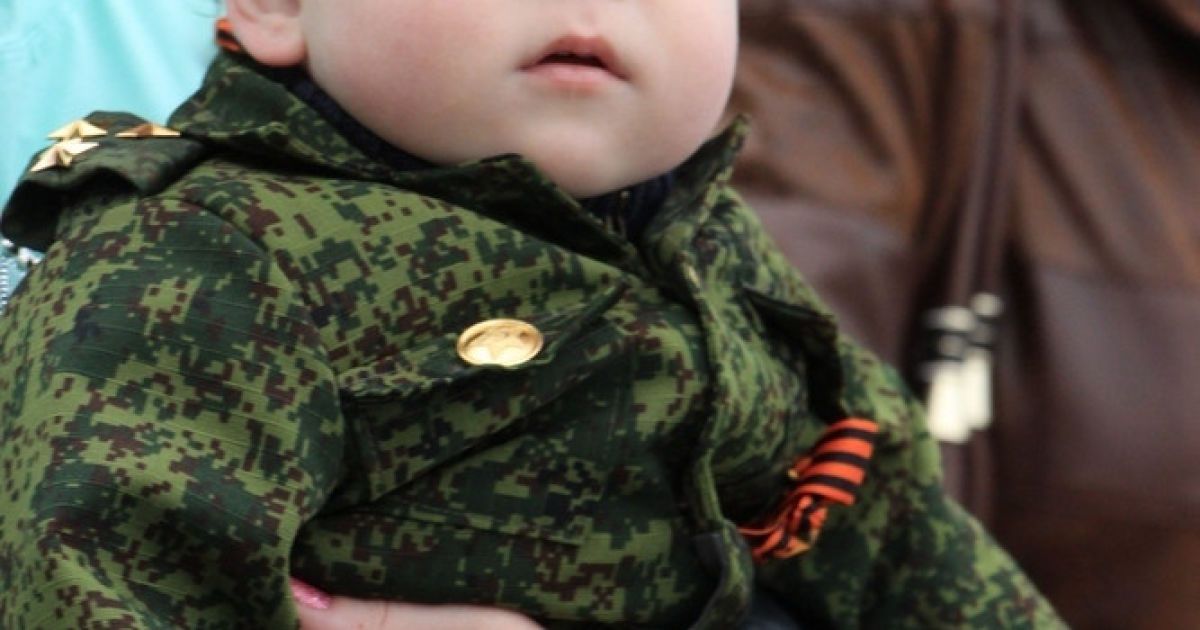 Военный парад в "ЛНВ" / © Луганский информационный центр