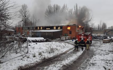 У Бєлгородській області прогримів вибух і спалахнула пожежа (фото, відео)