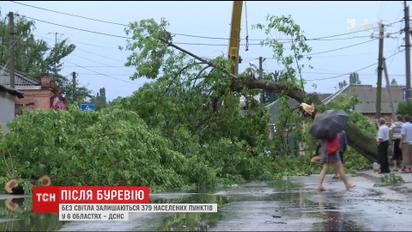 Сотни населенных пунктов остались без света в результате разрушительного урагана