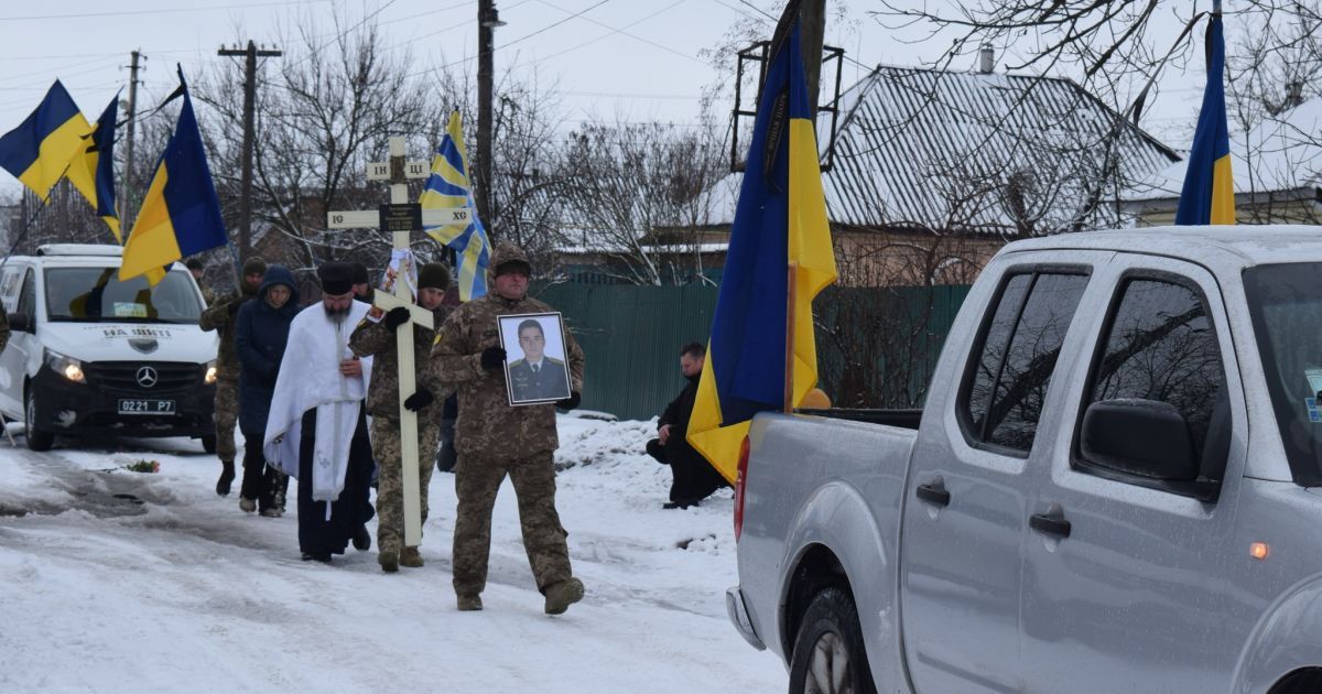 Герой направил свой подбитый Су-25 на вражескую колонну