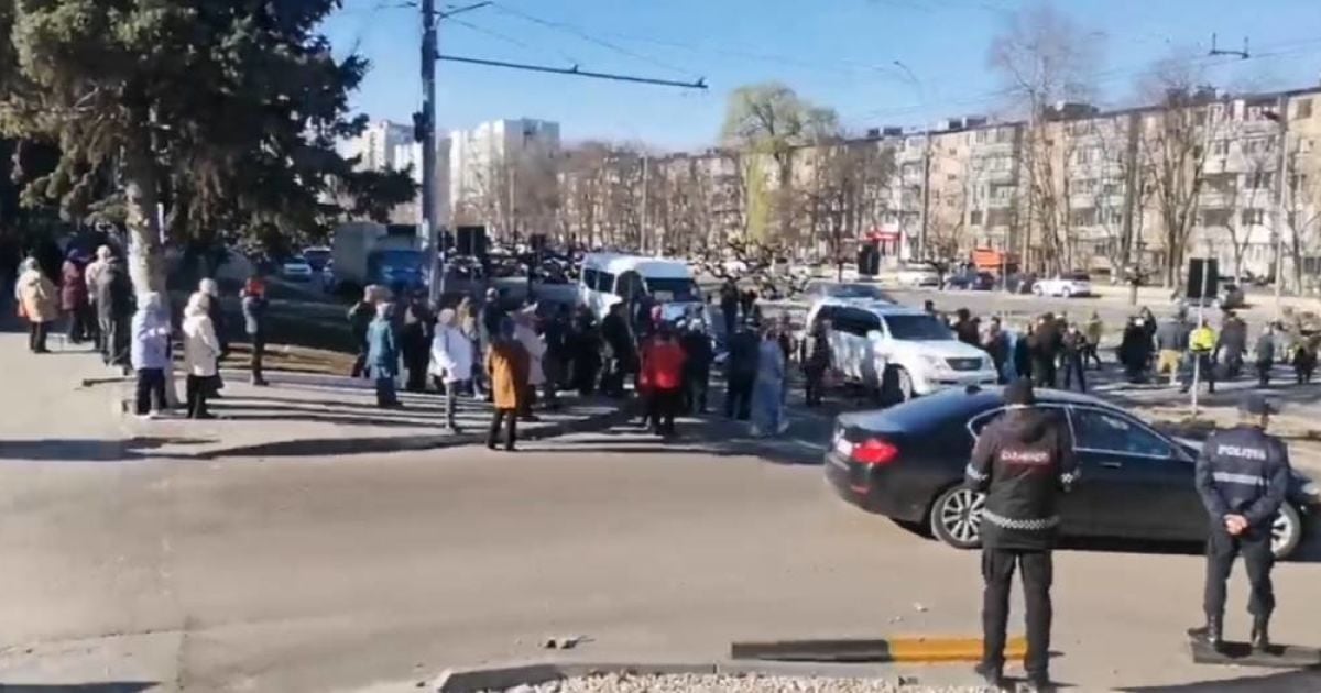 У Молдові проросійські сили знову влаштували протести: люди блокують рух на дорогах (фото)
