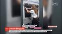 В Днепропетровской области двое девушек разгромили вагон электрички