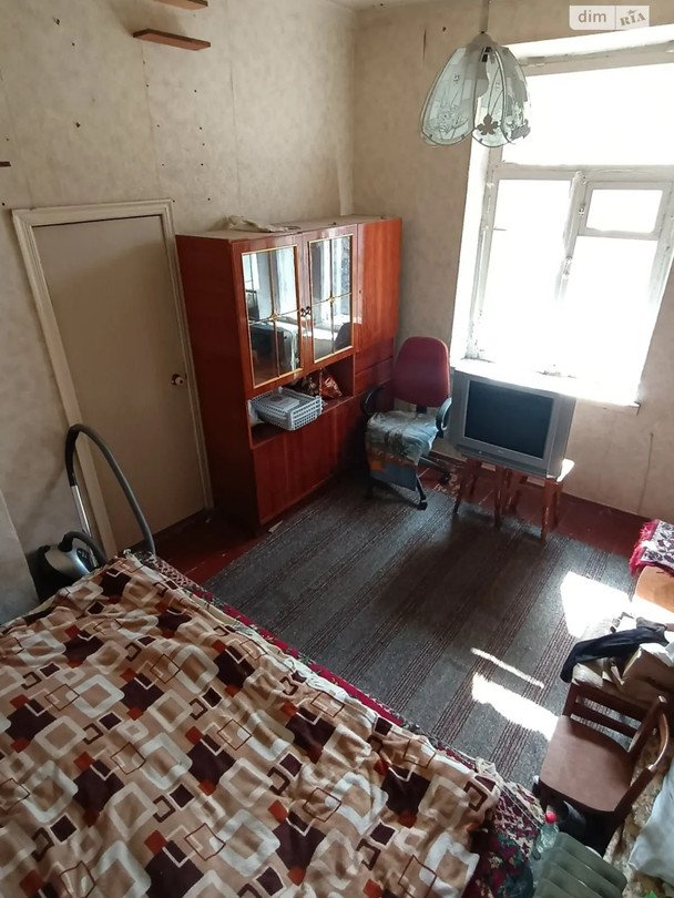 Меблі і техніка залишаються