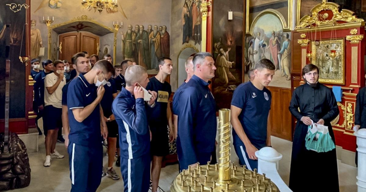 "Десна" сходила до Лаври за благословенням перед початком нового сезону